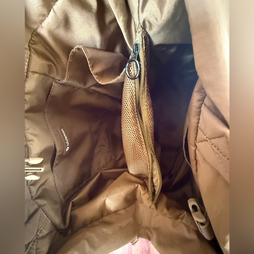 lululemon on my level 2.0 tote bag - Picture 7 of 11